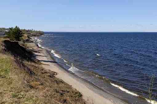 Продам земельный участок на берегу Онежского озера в д. Голяши Вытегорского района Вологодской области,…