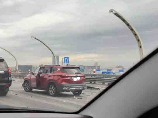 Авария на ЗСД. Буквально пару минут назад. Левый и средний ряд. В сторону Благодатной