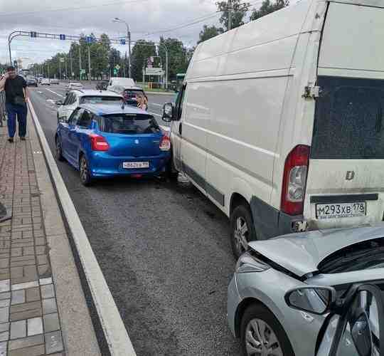 Вчера в 8:30 утра на Пискаревском проспекте (почти пересечение с пр.Мечникова) произошло ДТП с…