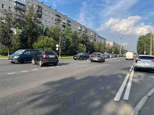 Ищем очевидцев, у кого есть записи ДТП с регистраторов. в Перекрёсток Народного Ополчения, д….