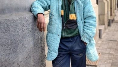 Вчера между и на Каменностровском проспекте грабитель хотел вырвать сумку у женщины. Рядом на…