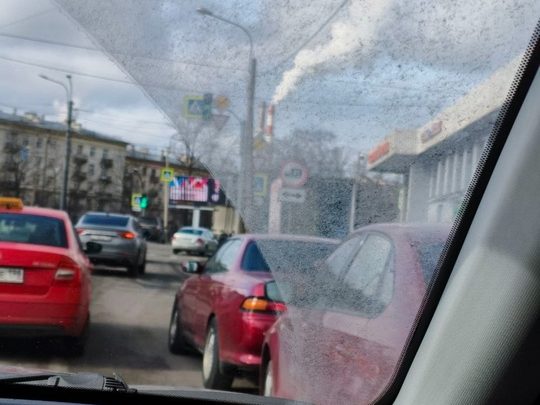 На набережной Чёрной Речки Поло седан поцеловал Маркообразное