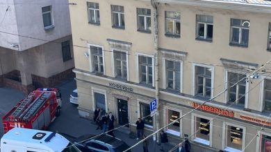 На Лермонтовском перевернулась машина, о пострадавших неизвестно, но реанимация уехала