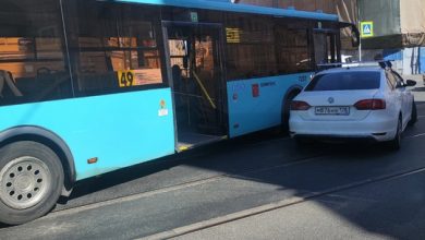 Легковой автомобиль приехал в автобус. Садовая/Большая Подъяческая