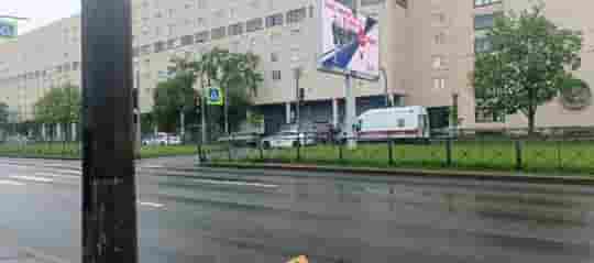 На Непокорённых, 6/1 сбили человека