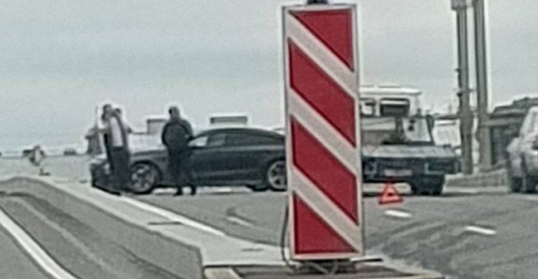 ДТП на Благовещенском мосту, в сторону Василеостровского