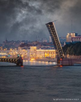 Троицкий мост Фото: paveldemichev