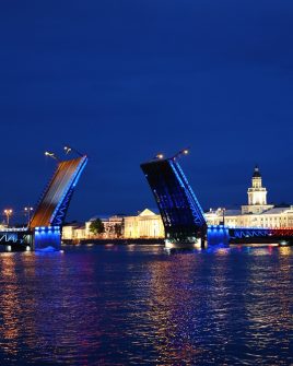 Дворцовый мост. Фото: marina_zippy