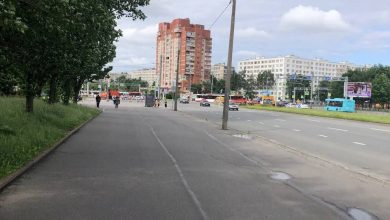 На перекрёстке Димитрова и Бухареской задняя часть трамвая слетела с рельс.Движение по Бухареской только…