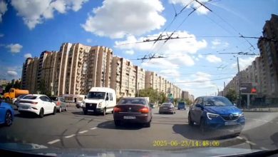 Такое чудо двигалось сегодня по Большевиков