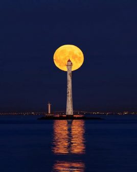 Задний створный маяк Морского канала Задний маяк створа Санкт-Петербургского морского канала построили в 1898…