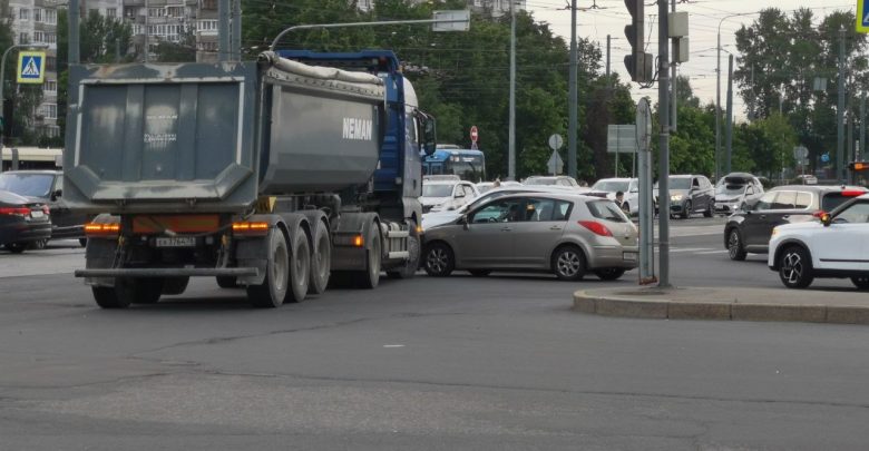 На пересечение Наличной и Уральской кого-то NEMAN не заметил