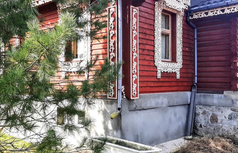 БОЛЬШОЙ ДОБРОТНЫЙ БРЕВЕНЧАТЫЙ ДОМ СО СВОИМ ВЫХОДОМ К РЕКЕ НА УЧАСТКЕ 35 СОТОК В…