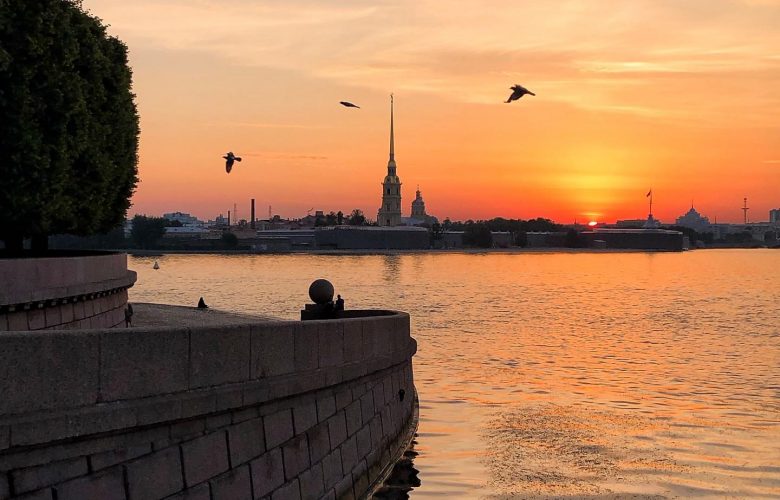 Утро на Стрелке Васильевского острова. Фото: nikitina__marinka