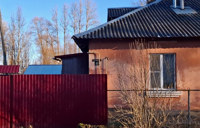 БЛАГОУСТРОЕННАЯ 3-Х КОМНАТНАЯ ЧАСТЬ ДОМА — КВАРТИРА В ГОРОДЕ ДНО ПСКОВСКОЙ ОБЛАСТИ С ВОЗМОЖНОСТЬЮ…