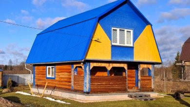 БРЕВЕНЧАТЫЙ ДОМ С БАНЬКОЙ НА ВЫСОКОМ БЕРЕГУ РЕКИ ШЕЛОНЬ В СНТ «КИПРОВО» НА ГРАНИЦЕ…