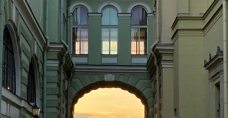 Эрмитаж, переход с Миллионной улицы на набережную. Фото: ekravtsova