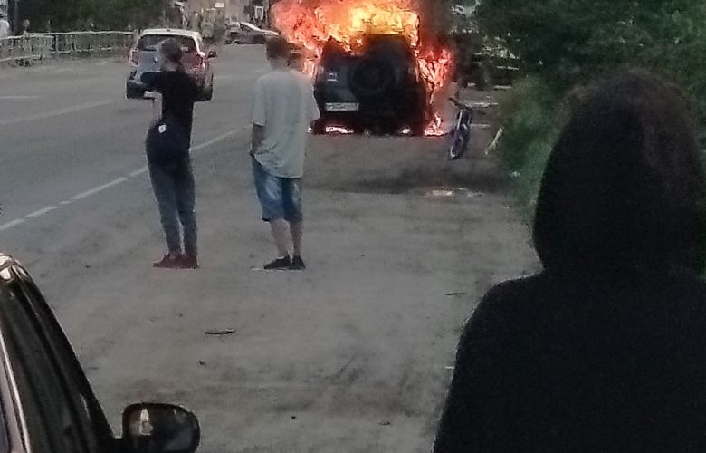 В Девяткино, напротив ленты сгорел кроссовер