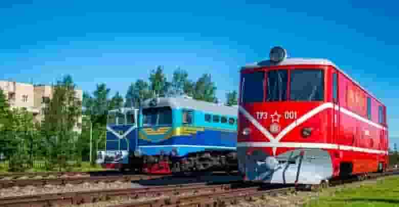 Малая Октябрьская детская железная дорога. Пассажиры увидят обновлённые красочные вагоны, атмосферу настоящей железной дороги…