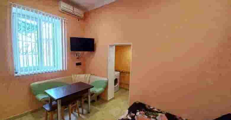 Евпатория-ЛЕТО 2024. Сдаю однокомнатную квартиру-домик,по ул.Пушкина-Гоголя(район ТЭС-отеля,сквер Гоголя(новый фонтан)),частный сектор,общий двор,евроремонт 2023г.,чисто,уютно,мебель,техника,три односпальные кровати,теплые…