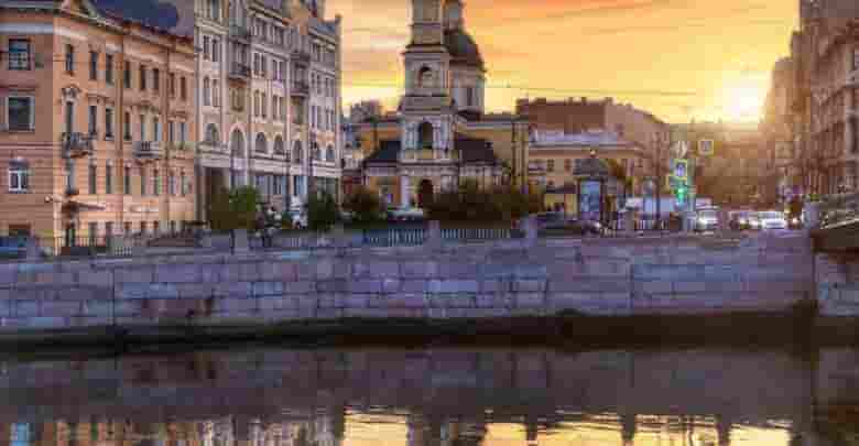 Набережная реки Фонтанки. Вид на храм Симеона и Анны. Фото: eduard_gordeev_