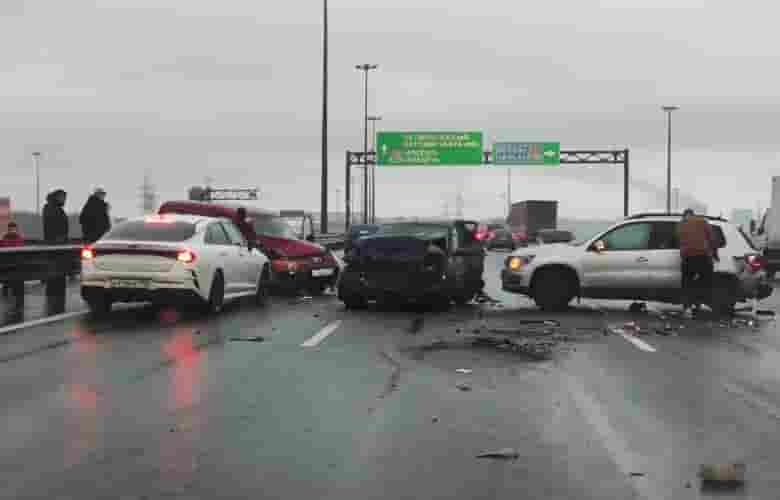 Внутренняя сторона КАД, сразу после съезда на Мурманское шоссе в сторону города