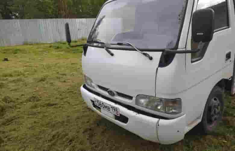 продам авто Kia bongo МТ 2004г в рабочем состоянии, фары светят, печка дует, Гур…