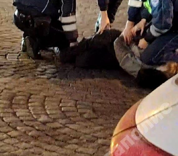 Водитель-курьер, [|остановленный на площади Искусств после погони], отказался от медосвидетельствования и получил чертову дюжину…