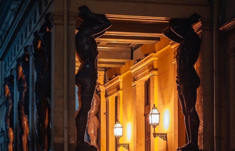 Атланты Эрмитажа. Фото: andrei_mikhailov