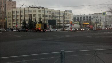 Непокоренных и Гражданского, водоканал решил поковырятся,пробка от Лесной растет,движение трудное