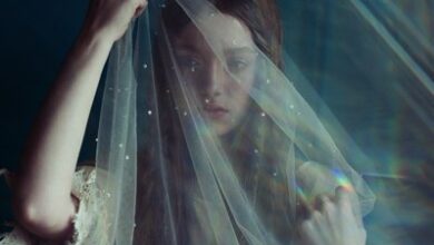 Я помню за нашим окошком Роскошный рябиновый куст, А я пил твою понемножку Печаль…