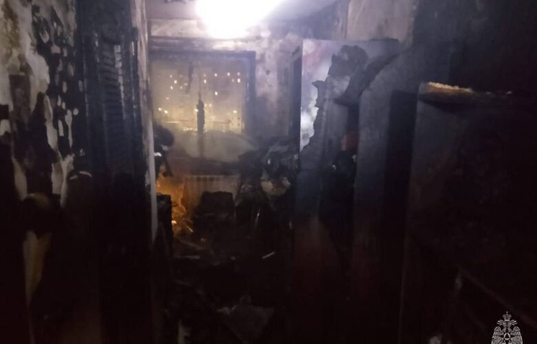 В Тосно ликвидирован пожар в пятиэтажном жилом доме Сообщение о возгорании в квартире на…