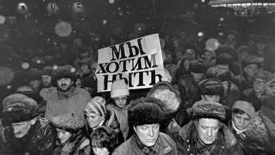 все, что нужно тебе лежит на витрине, по чьей вине по вене течет яд?…