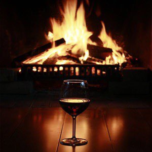 Тоска в глазах, печаль в улыбке грустной.. Опять одна..и в сердце снова пусто. Рубиновый…