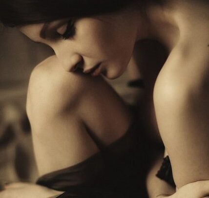 Говорят, что до лета осталось всего два шага. Лишь весну пережить..Но вначале случится зима,…